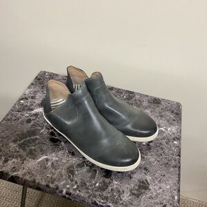 Taos Footwear Gray Leather Slip-On Shoes